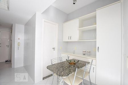 Apartamento à venda com 80m², 2 quartos e 1 vaga Apartamento à venda com 80m², 2 quartos e 1 vagaCozinha
