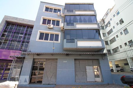 Fachada de apartamento à venda com 3 quartos, 70m² em Petrópolis, Porto Alegre
