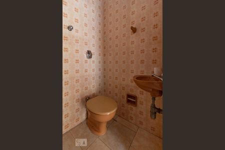 Casa para alugar com 130m², 3 quartos e 2 vagasÁrea externa - Banheiro