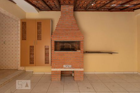 Casa para alugar com 130m², 3 quartos e 2 vagasÁrea externa - Churrasqueira