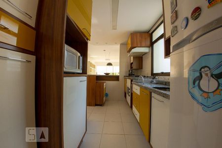 Apartamento para alugar com 105m², 3 quartos e 2 vagas Apartamento para alugar com 105m², 3 quartos e 2 vagasCozinha