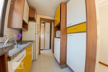 Apartamento para alugar com 105m², 3 quartos e 2 vagas Apartamento para alugar com 105m², 3 quartos e 2 vagasCozinha