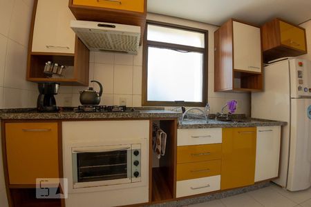 Apartamento para alugar com 105m², 3 quartos e 2 vagas Apartamento para alugar com 105m², 3 quartos e 2 vagasCozinha