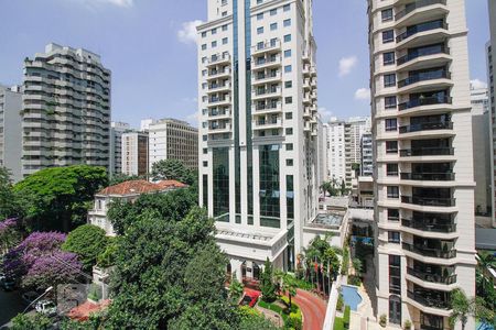 Apartamento à venda com 220m², 3 quartos e 1 vaga Apartamento à venda com 220m², 3 quartos e 1 vagaVista