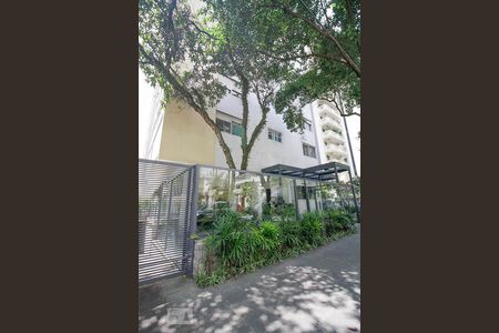 Apartamento à venda com 220m², 3 quartos e 1 vaga Apartamento à venda com 220m², 3 quartos e 1 vagaFachada