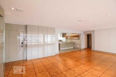 Apartamento à venda com 220m², 3 quartos e 1 vaga Apartamento à venda com 220m², 3 quartos e 1 vagaSala