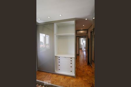 Apartamento à venda com 220m², 3 quartos e 1 vaga Apartamento à venda com 220m², 3 quartos e 1 vagaQuarto 2 Suíte