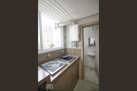 Apartamento à venda com 220m², 3 quartos e 1 vaga Apartamento à venda com 220m², 3 quartos e 1 vagaÁrea de Serviço