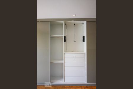 Apartamento à venda com 220m², 3 quartos e 1 vaga Apartamento à venda com 220m², 3 quartos e 1 vagaQuarto 1