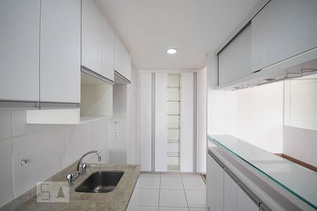 Apartamento para alugar com 75m², 2 quartos e 2 vagasCozinha
