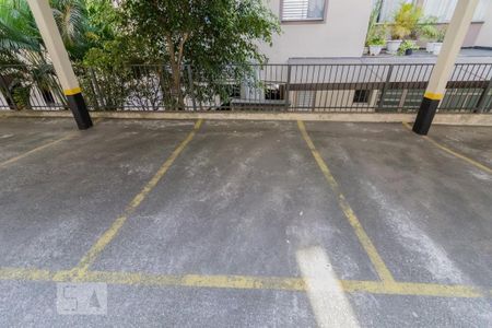 Garagem  de apartamento para alugar com 2 quartos, 58m² em Vila Eldízia, Santo André