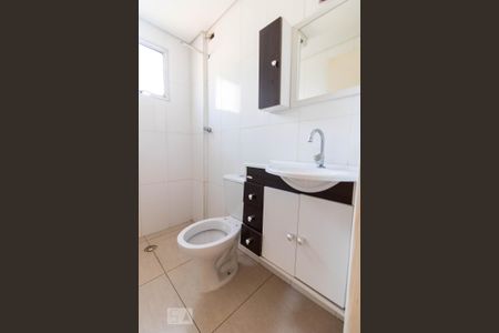 Banheiro  de apartamento para alugar com 2 quartos, 58m² em Vila Eldízia, Santo André
