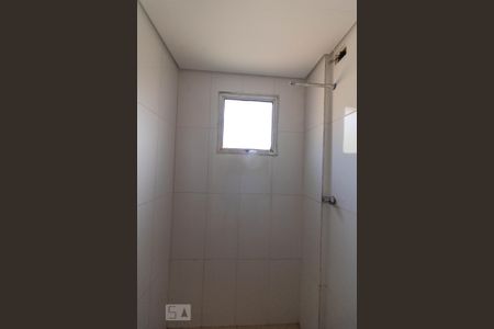 Banheiro  de apartamento para alugar com 2 quartos, 58m² em Vila Eldízia, Santo André