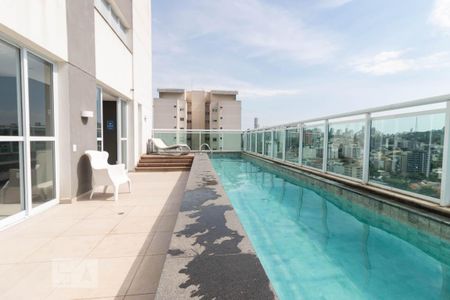 Studio à venda com 32m², 1 quarto e 1 vaga Studio à venda com 32m², 1 quarto e 1 vagaPiscina