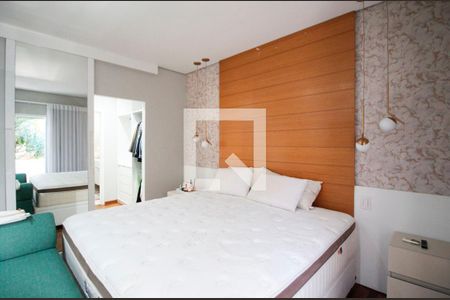 Suíte  de casa à venda com 5 quartos, 280m² em Jardim Novo Mundo, São Paulo