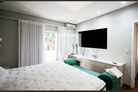 Suíte  de casa à venda com 5 quartos, 280m² em Jardim Novo Mundo, São Paulo