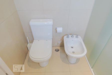 Banheiro suíte 1 de casa para alugar com 5 quartos, 280m² em Jardim Novo Mundo, São Paulo