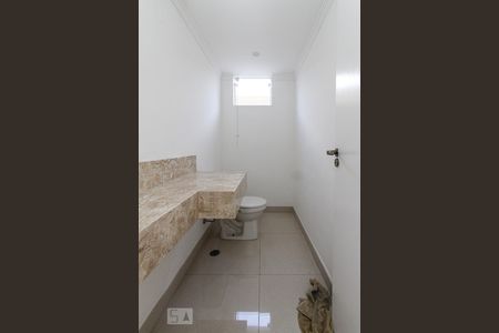 Lavabo de casa para alugar com 3 quartos, 93m² em Vila Olinda, São Paulo