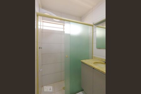 Banheiro de apartamento à venda com 2 quartos, 48m² em Cambuci, São Paulo