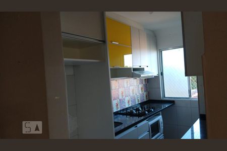 Cozinha de apartamento para alugar com 2 quartos, 60m² em Santa Cândida, Curitiba