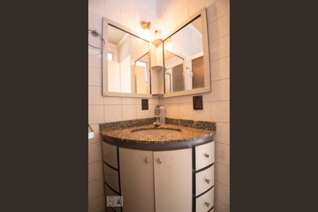 banheiro de apartamento à venda com 2 quartos, 60m² em Parque Beatriz, Campinas