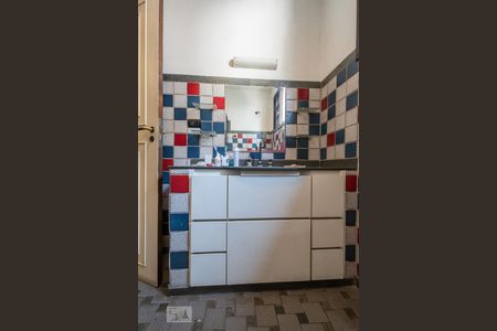 Casa à venda com 300m², 3 quartos e 4 vagas Casa à venda com 300m², 3 quartos e 4 vagasBanheiro Suíte 1