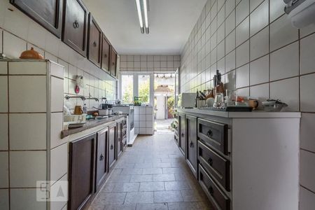 Casa à venda com 300m², 3 quartos e 4 vagas Casa à venda com 300m², 3 quartos e 4 vagasCozinha