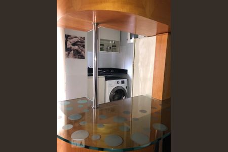 Cozinha de apartamento para alugar com 1 quarto, 33m² em Vila Suzana, São Paulo