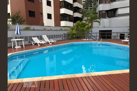 Apartamento para alugar com 33m², 1 quarto e 1 vaga Apartamento para alugar com 33m², 1 quarto e 1 vagaÁrea comum - Piscina