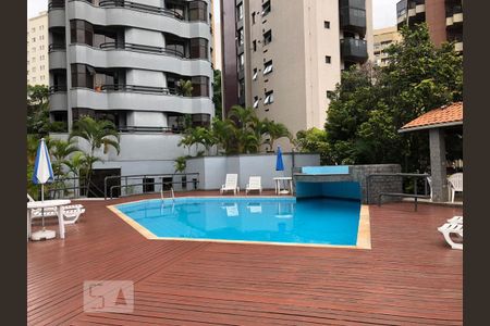 Apartamento para alugar com 33m², 1 quarto e 1 vaga Apartamento para alugar com 33m², 1 quarto e 1 vagaÁrea comum - Piscina