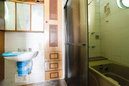 Banheiro da Suíte 1 de casa à venda com 3 quartos, 300m² em Planalto Paulista, São Paulo