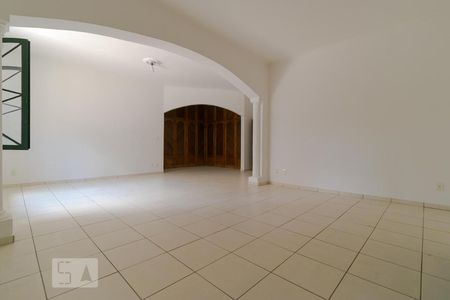 Casa à venda com 570m², 4 quartos e 5 vagasSuíte Master