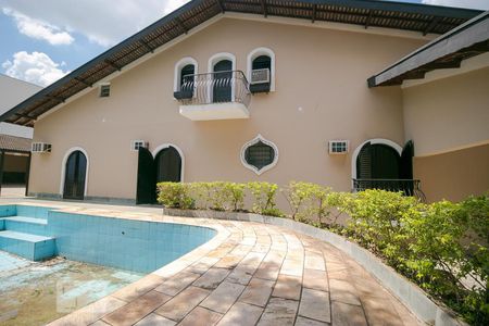 Casa à venda com 570m², 4 quartos e 5 vagasQuintal