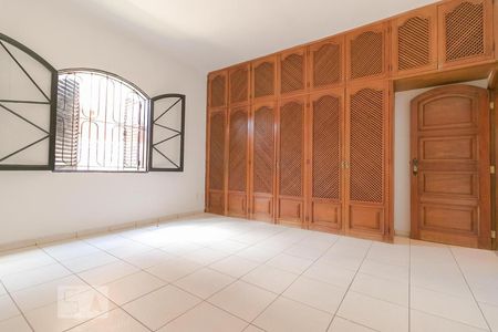 Casa à venda com 570m², 4 quartos e 5 vagasSuíte 01