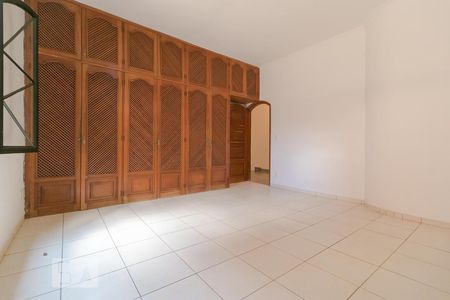 Casa à venda com 570m², 4 quartos e 5 vagasSuíte 01