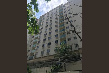 Apartamento para alugar com 62m², 2 quartos e 1 vaga Apartamento para alugar com 62m², 2 quartos e 1 vagaFachada
