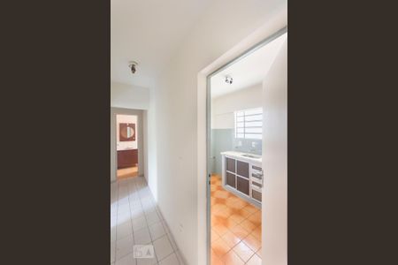 Corredor de apartamento para alugar com 2 quartos, 68m² em Vila Marieta, Campinas