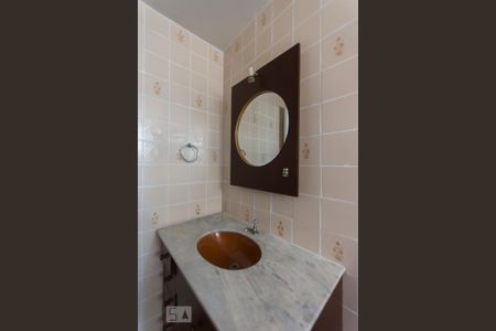 Banheiro de apartamento para alugar com 2 quartos, 68m² em Vila Marieta, Campinas