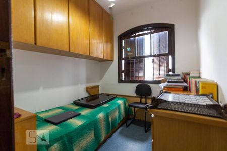 Casa à venda com 250m², 3 quartos e 2 vagas Casa à venda com 250m², 3 quartos e 2 vagasQuarto 2