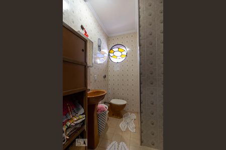 Casa à venda com 250m², 3 quartos e 2 vagas Casa à venda com 250m², 3 quartos e 2 vagasBanheiro Social