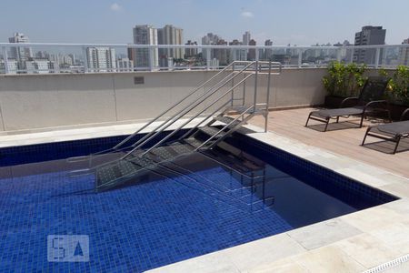 Apartamento à venda com 34m², 1 quarto e sem vaga Apartamento à venda com 34m², 1 quarto e sem vagaÁrea comum - Piscina