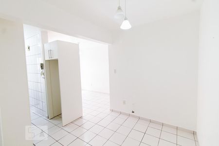 Sala de kitnet/studio para alugar com 1 quarto, 27m² em Kobrasol, São José