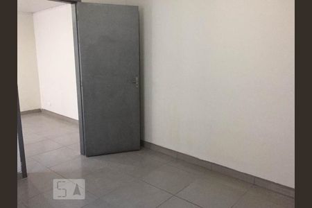 Quarto/ sala de kitnet/studio para alugar com 1 quarto, 18m² em Fanny, Curitiba