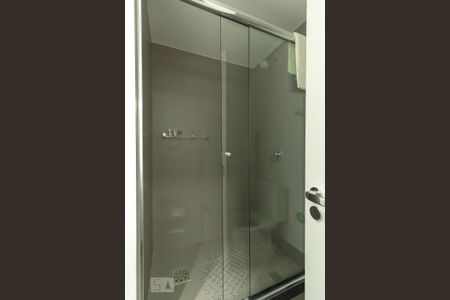 banheiro de kitnet/studio à venda com 1 quarto, 37m² em Boa Vista, Porto Alegre
