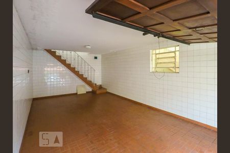 Garagem de casa à venda com 2 quartos, 274m² em Cambuci, São Paulo