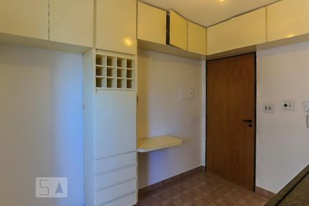Apartamento à venda com 184m², 2 quartos e 2 vagasCozinha - Armários