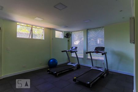 Apartamento à venda com 184m², 2 quartos e 2 vagasÁrea comum - Academia