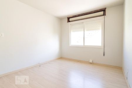 Dormitório 1 de apartamento para alugar com 2 quartos, 83m² em São Sebastião, Porto Alegre