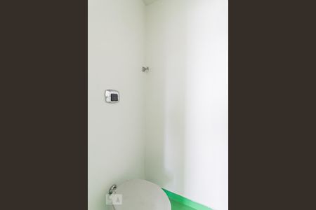 Apartamento para alugar com 83m², 2 quartos e sem vaga Apartamento para alugar com 83m², 2 quartos e sem vagaBanheiro de Serviço