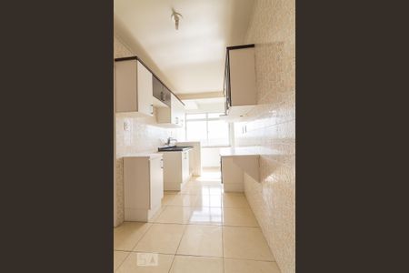 Cozinha de apartamento para alugar com 2 quartos, 83m² em São Sebastião, Porto Alegre